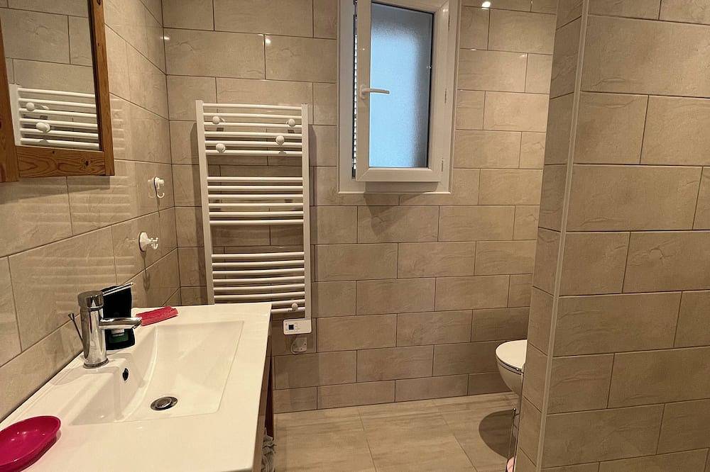 Rent ground floor 8mn from the beach in Aléria, Corte und Umgebung