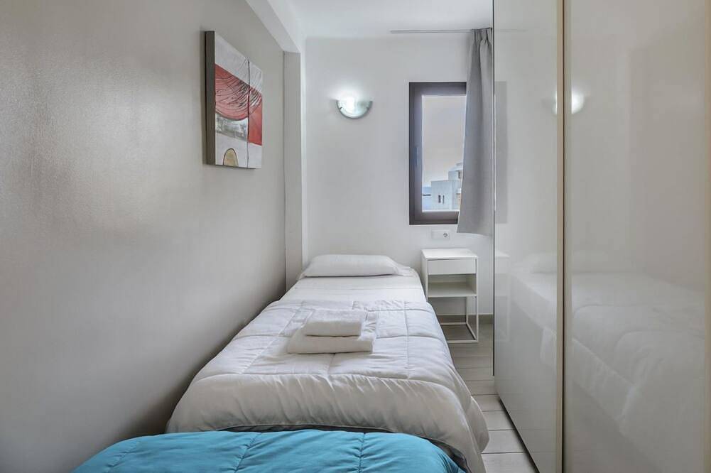 Geheel appartement, Esmeralda apartment in Ibiza!!! 302 in Playa d'en Bossa, Ibiza Stad