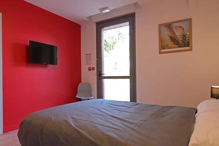 Gîte pour 15 personnes, avec terrasse à Lonlay-l'Abbaye - 4