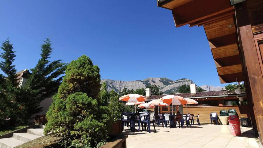 Gîte pour 6 personnes, avec piscine et terrasse à Saint-Bonnet-en-Champsaur - 2