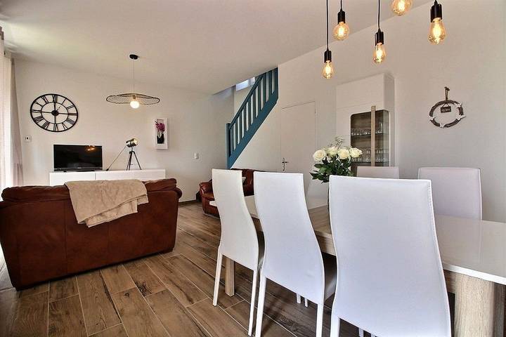 Gîte pour 6 personnes, avec jardin et terrasse à Kerbors - 4