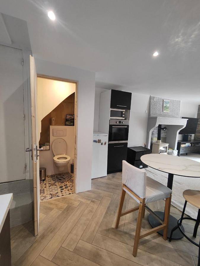 Location de vacances pour 6 personnes, avec jardin à Orcines - 3