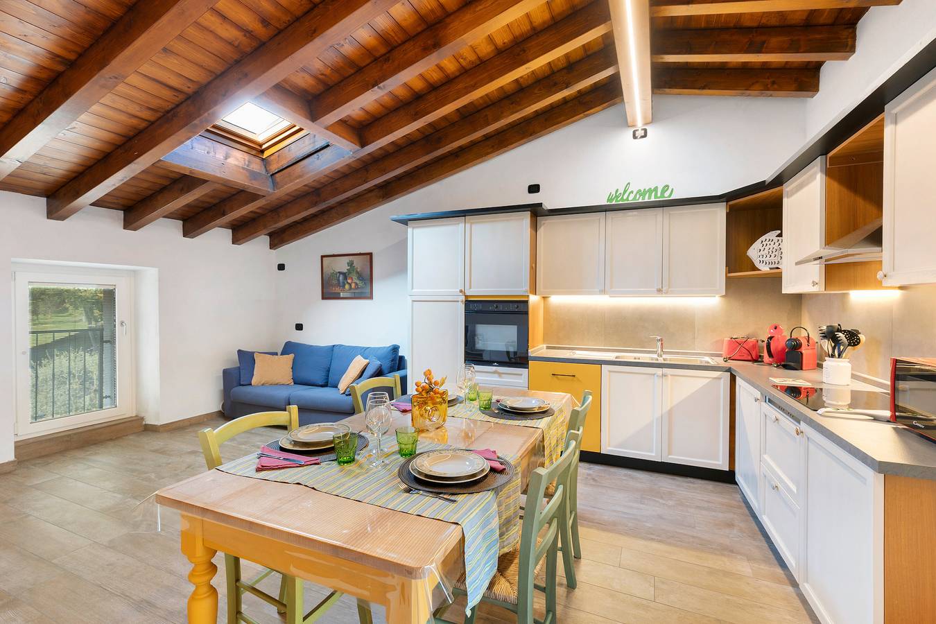 Appartamento intero, Appartamento 'Il Borgo Ulivo' con Vista Lago, Wi-Fi e Aria Condizionata in Polpenazze del Garda, Prealpi Gardesane