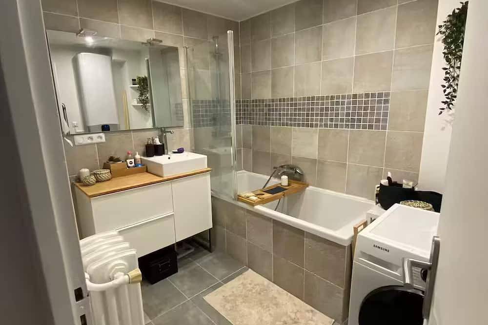 Entire apartment, Bright 3P quiet - 15 min Paris in Colombes, Hauts-de-Seine