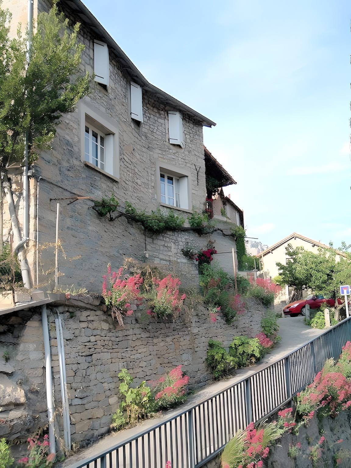 Maison de vacances « Gîte La Lavande » avec vue montagne, terrasse et jardin privés in Peyreleau, Parc naturel régional des Grands Causses