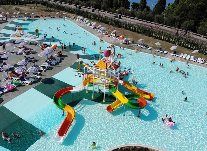 Casa vacanza per 6 persone, con Idromassaggio e Terrazza nonché Piscina per bambini e Piscina a Cisano