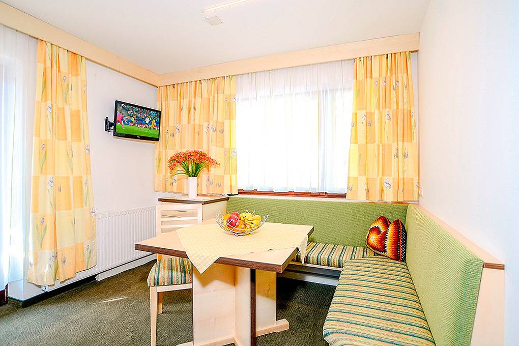 Hel ferielejlighed, Ferielejlighed for 3 personer med terrasse in Weißkamm, Sölden