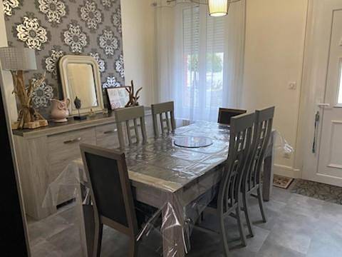 Location de vacances pour 6 personnes, avec terrasse et jardin à Arques-la-Bataille