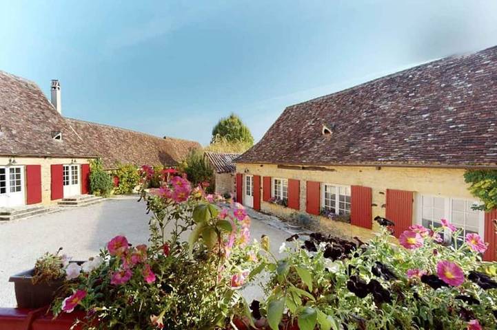 Gîte pour 4 personnes, avec sauna et balcon à Sainte-Foy-de-Longas