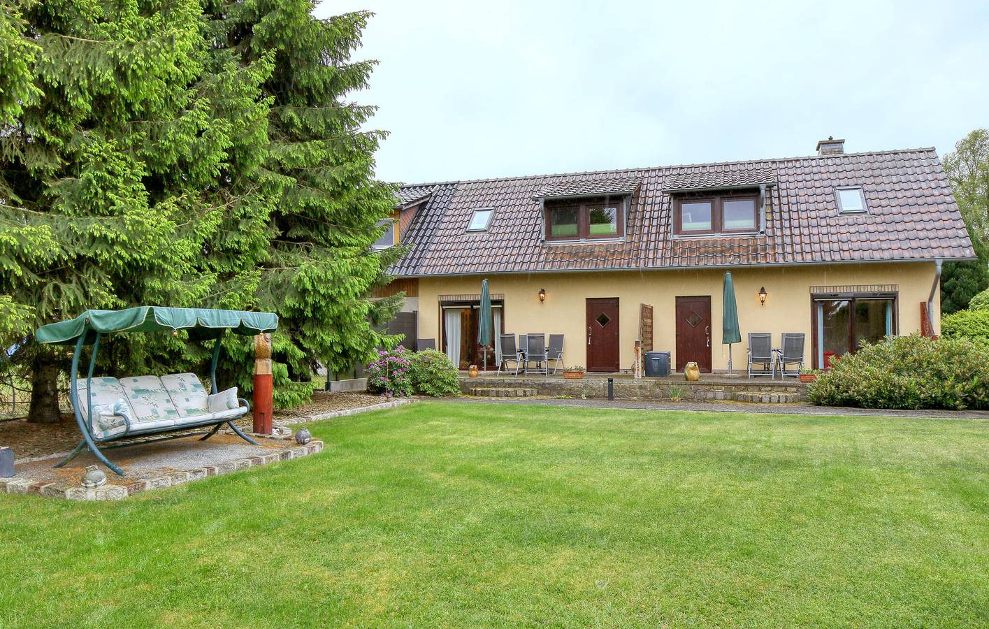 Ganze Ferienwohnung, Stolpe Oase: Charmantes 2BR Apt, 2km zur Küste, 300m zum Stadtzentrum in Stolpe auf Usedom, Usedom