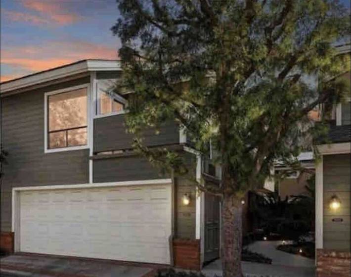 Vacation rental for 6 people, with balcony and pool, with pets in Costa Mesa