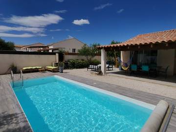 Cottage pour 5 personnes, avec terrasse ainsi que jardin et piscine à Maraussan