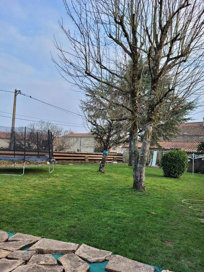 Gîte pour 2 personnes, avec piscine ainsi que jardin et terrasse à Villiers-en-Plaine - 3