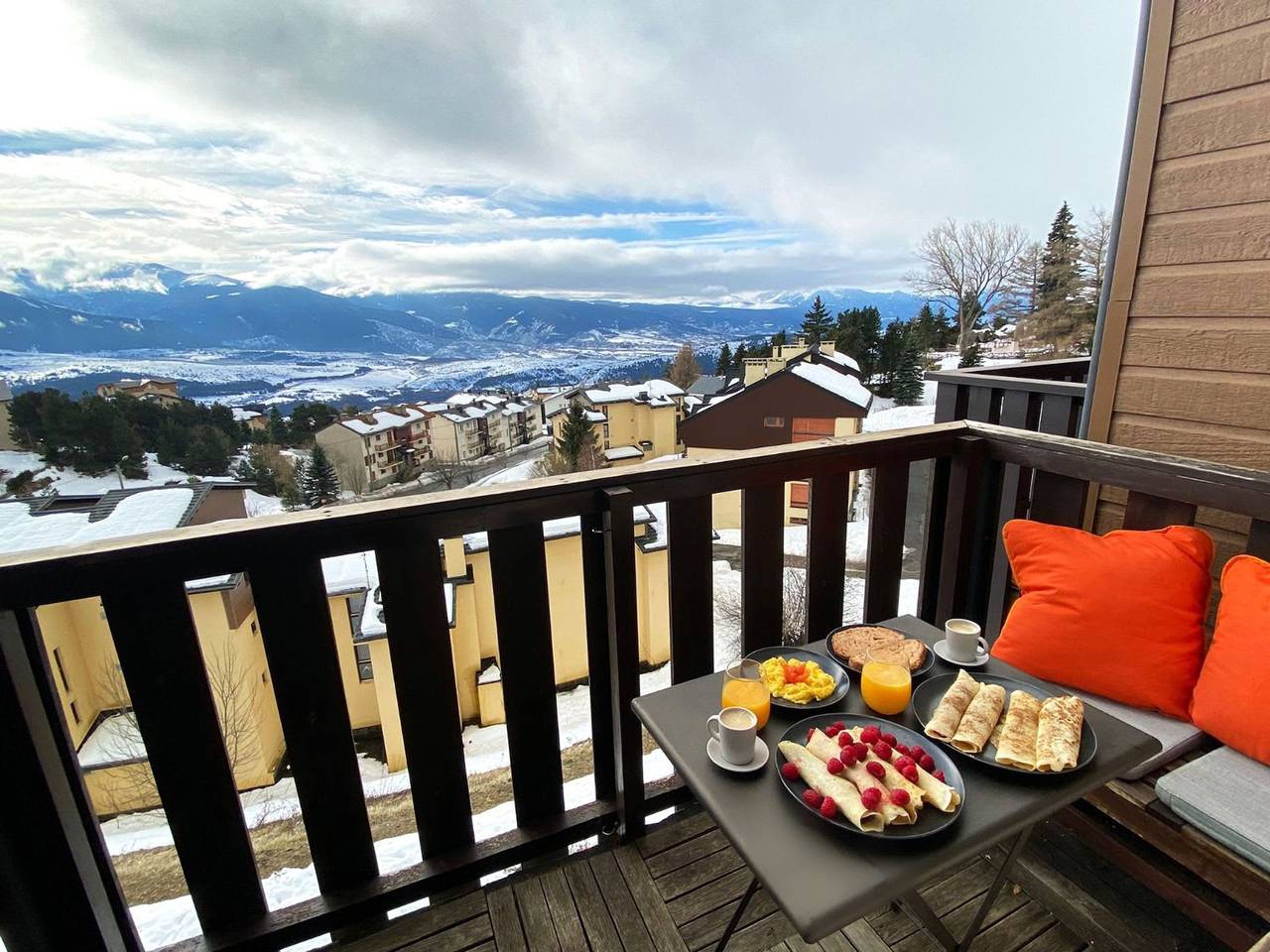 Appartement entier, Anana Balcon Cerdan   Duplex with Mountain Views in Font-Romeu-Odeillo-Via, Parc naturel régional des Pyrénées catalanes
