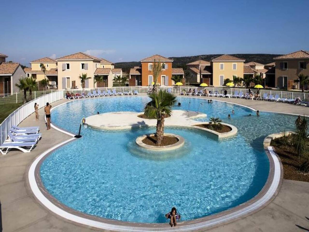 Apartamento entero, Mezzanine de 1 habitaciףn para 4 personas in Fabrègues, Côte d'Améthyste