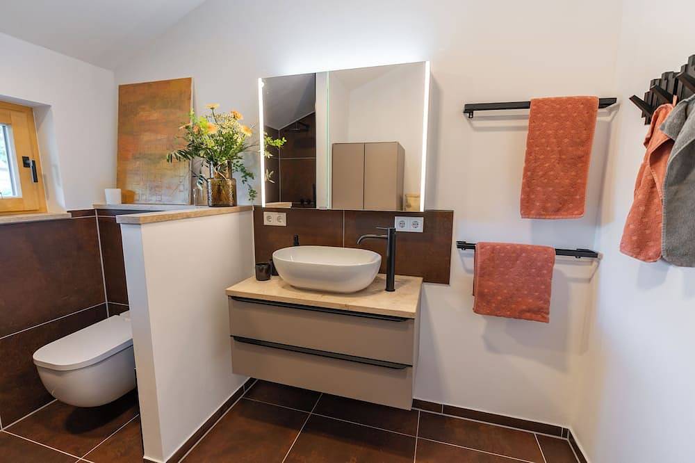 Ganze Wohnung, Freundliche Ferienwohnung mit Ausblick in Aying, Oberbayern