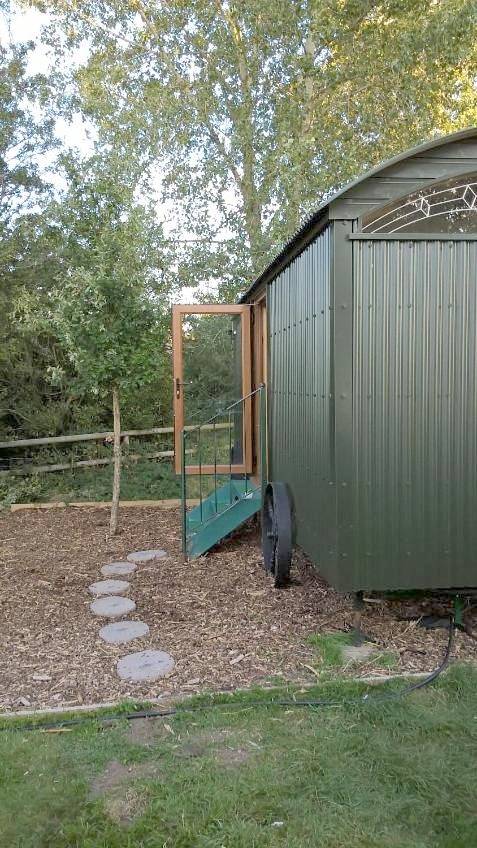 Glamping for 2 people, with Terrace and Garden as well as View in Malvern Hills