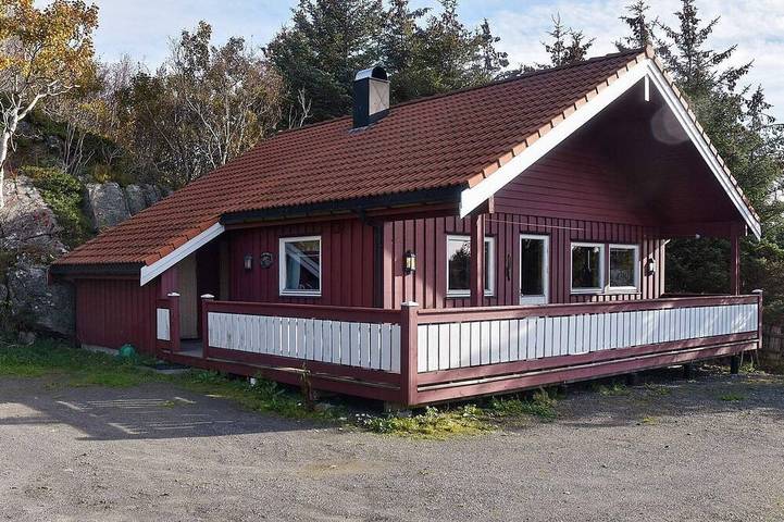 Ferienhaus für 6 Personen, mit Terrasse und Sauna, mit Haustier in Fræna