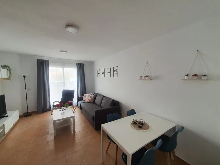 Apartamento de vacaciones para 6 personas, con terraza y piscina - 1
