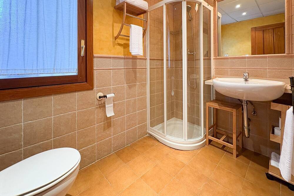 Entire apartment, At Casa El Lago - Apartment for 2 to 4 people in a unique setting in Guijo de Coria, Cáceres Region