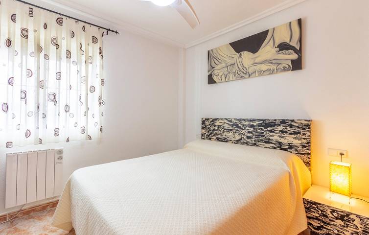 Appartement en bord de mer avec parking et climatisation, à 1,5 km de Playa Vistamar in Torre de la Horadada, Pilar de la Horadada