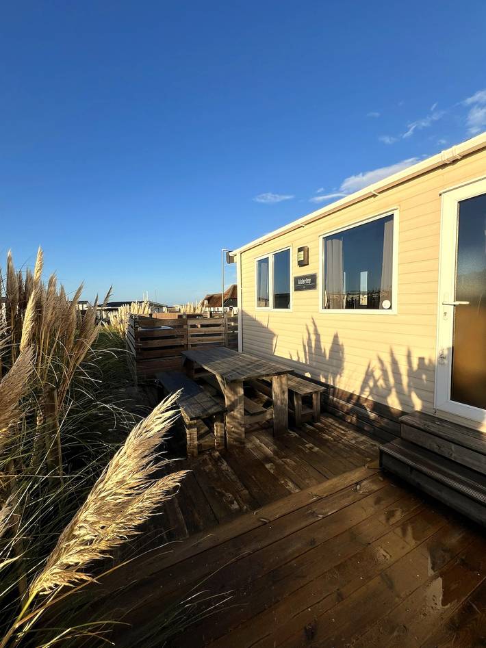 Wohnwagen für 4 Personen, mit Terrasse in Westerland (Niederlande) - 2