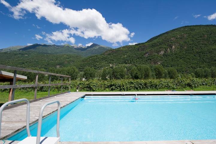 Estúdio inteiro, Apartamento 'Agriturismo L'isola Del Cavallo 4' com vista para a montanha, jardim partilhado e Wi-Fi in Talamona, Alpes de Orobie Ocidental