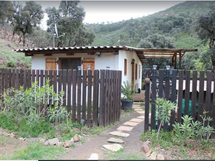 Chalet voor 4 personen, with terras and tuin as well as zwembad aan de Côte d'Azur