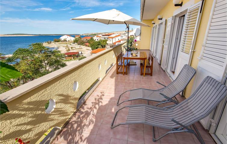 Gîte pour 6 personnes, avec terrasse et jardin à Novalja - 4