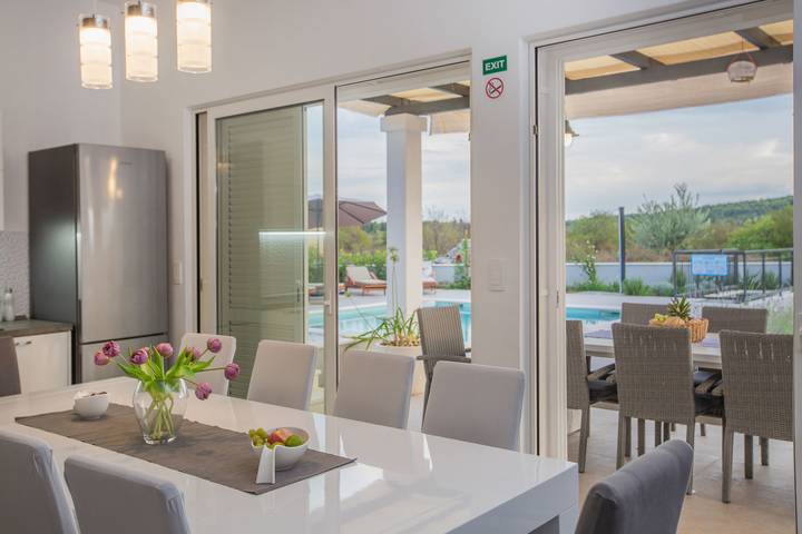 Villa pour 10 personnes, avec Jardin ainsi que Piscine et Sauna dans Šolta - 2
