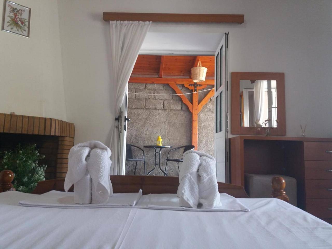 Sunset Guest house in Himarë, Vlorë
