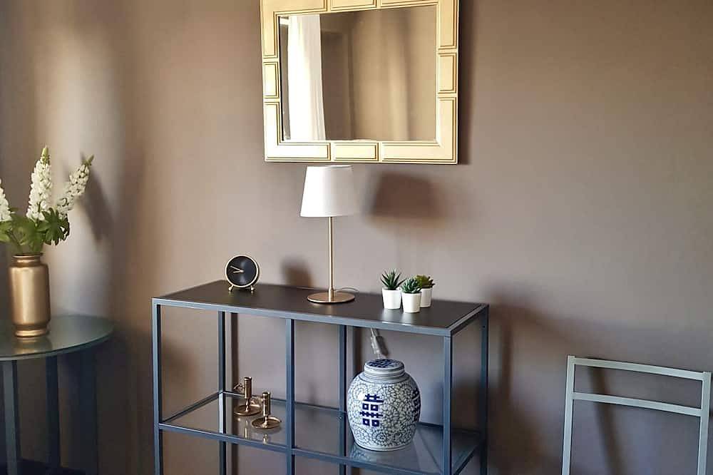 Ganze Wohnung, Schöne und komfortable Wohnung mit Aussicht. Der Zugang zu Pool, Tennis und Paddle-Platz in Torrox Costa, Torrox