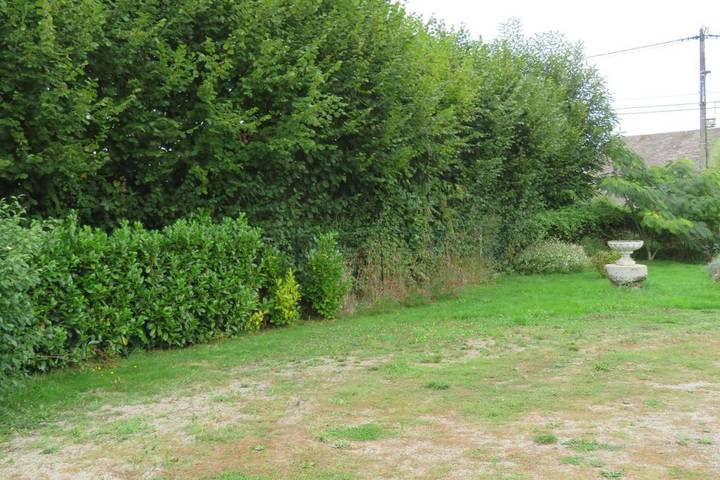 Location de vacances pour 11 personnes, avec terrasse à La Celle-sous-Gouzon - 3