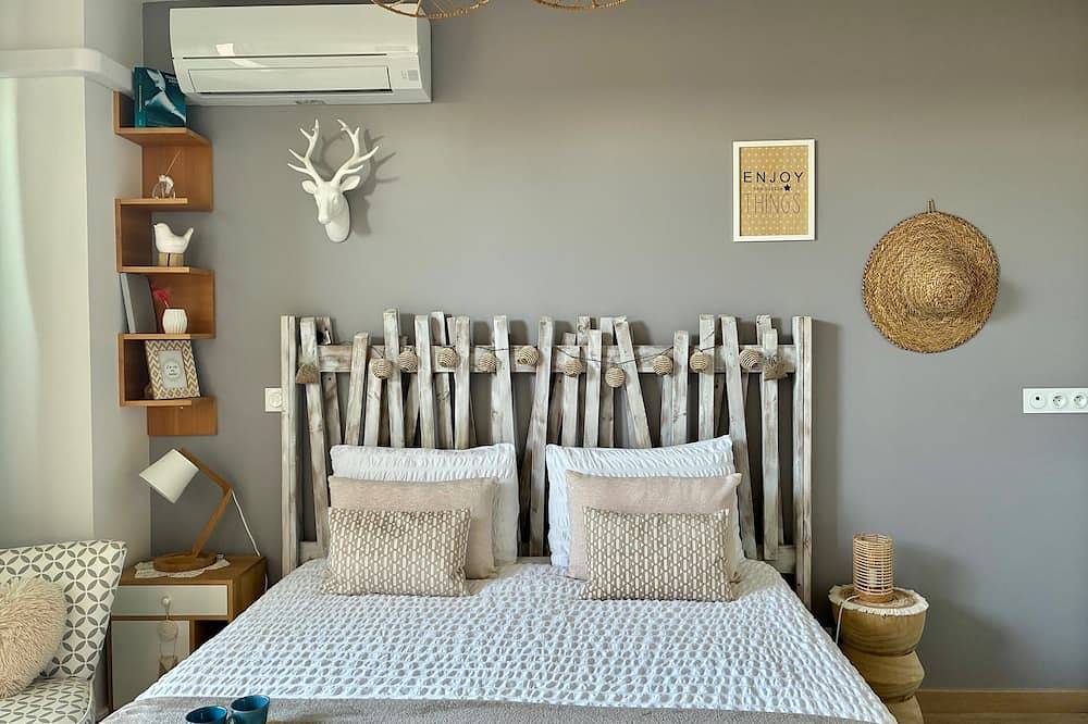 Ganze Wohnung, 2.04 Studio With Poolside Terrace in Éguilles, Mittelmeerküste (Frankreich)