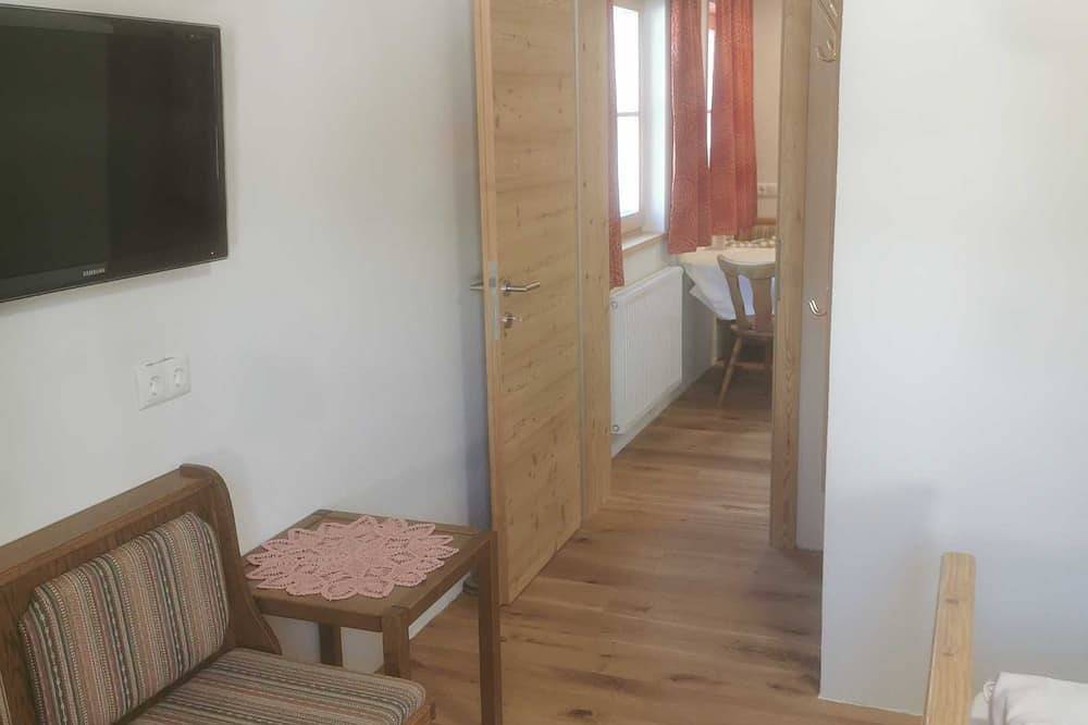 Ferienwohnung 5 - Gästehaus Obererlacher in Gailtaler Alpen, Obertilliach