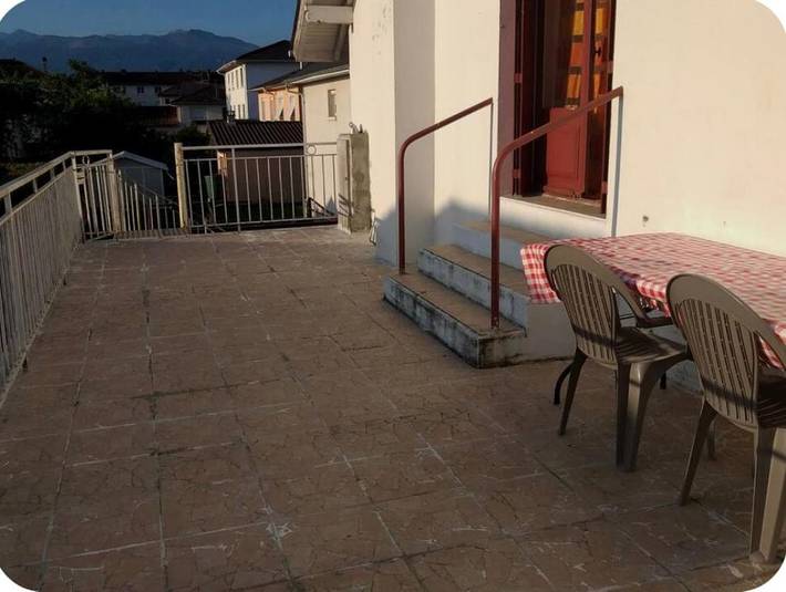 Gîte pour 8 personnes, avec vue et jardin, animaux acceptés à Oloron-Sainte-Marie - 4