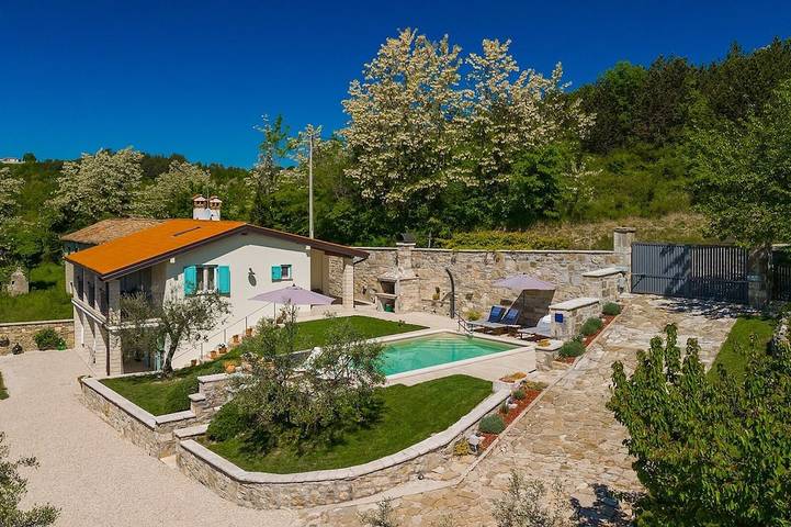 Ferienhaus für 4 Personen, mit Terrasse und Garten