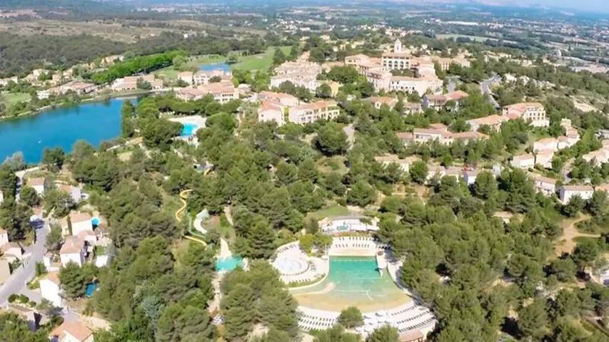 Gîte pour 7 personnes, avec jardin, animaux acceptés dans Golf de Pont Royal - 2