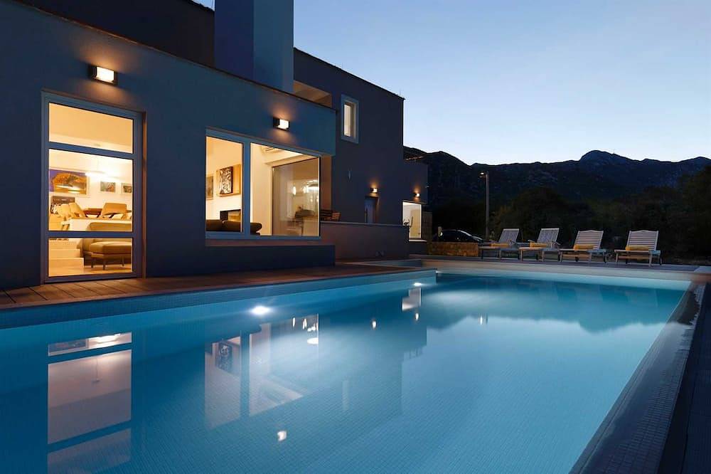 Charmante Villa mit 4 Schlafzimmern für 8 Personen, mit atemberaubender Aussicht und beheiztem Pool in Zagvozd, Makarska Riviera