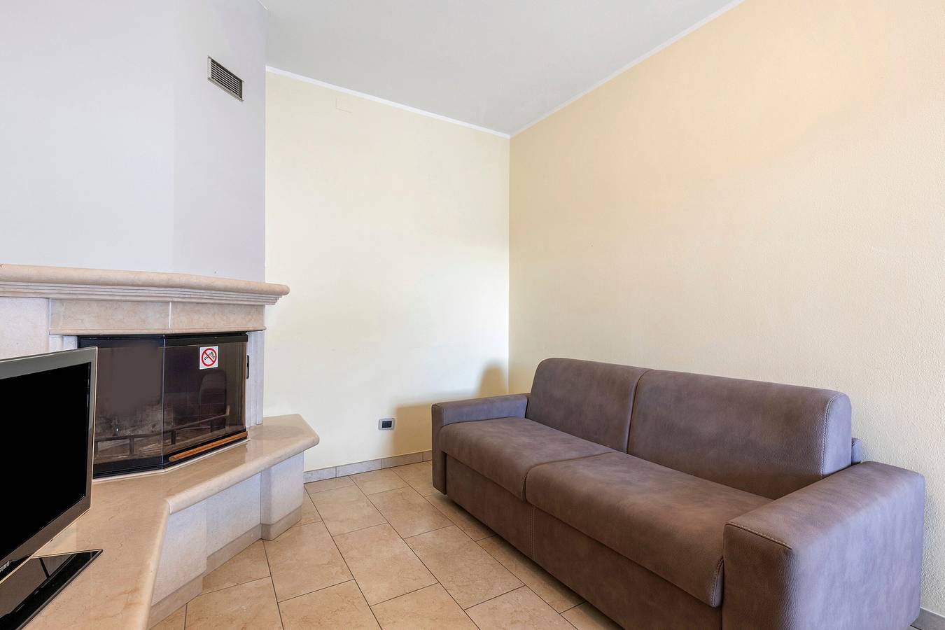 Appartamento intero, Appartamento 'Venezia' con Wi-Fi e aria condizionata in Peschiera del Garda, Prealpi Gardesane