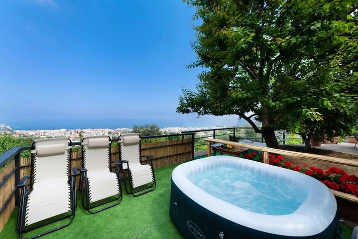 Apartment for 5 people, with garden, with pets in Sorrento