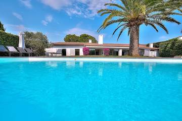 Villa pour 8 personnes, avec piscine et jardin à Villeneuve-Loubet