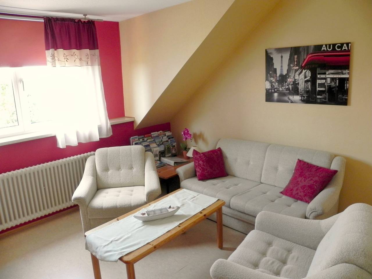 Ganze Ferienwohnung, Nichtraucher-Ferienwohnung Thomas - Ferienwohnung, 103 qm, mit Balkon, 2 Schlafzimmer, max. 4 Personen in Daisendorf, Region Bodensee-Oberschwaben