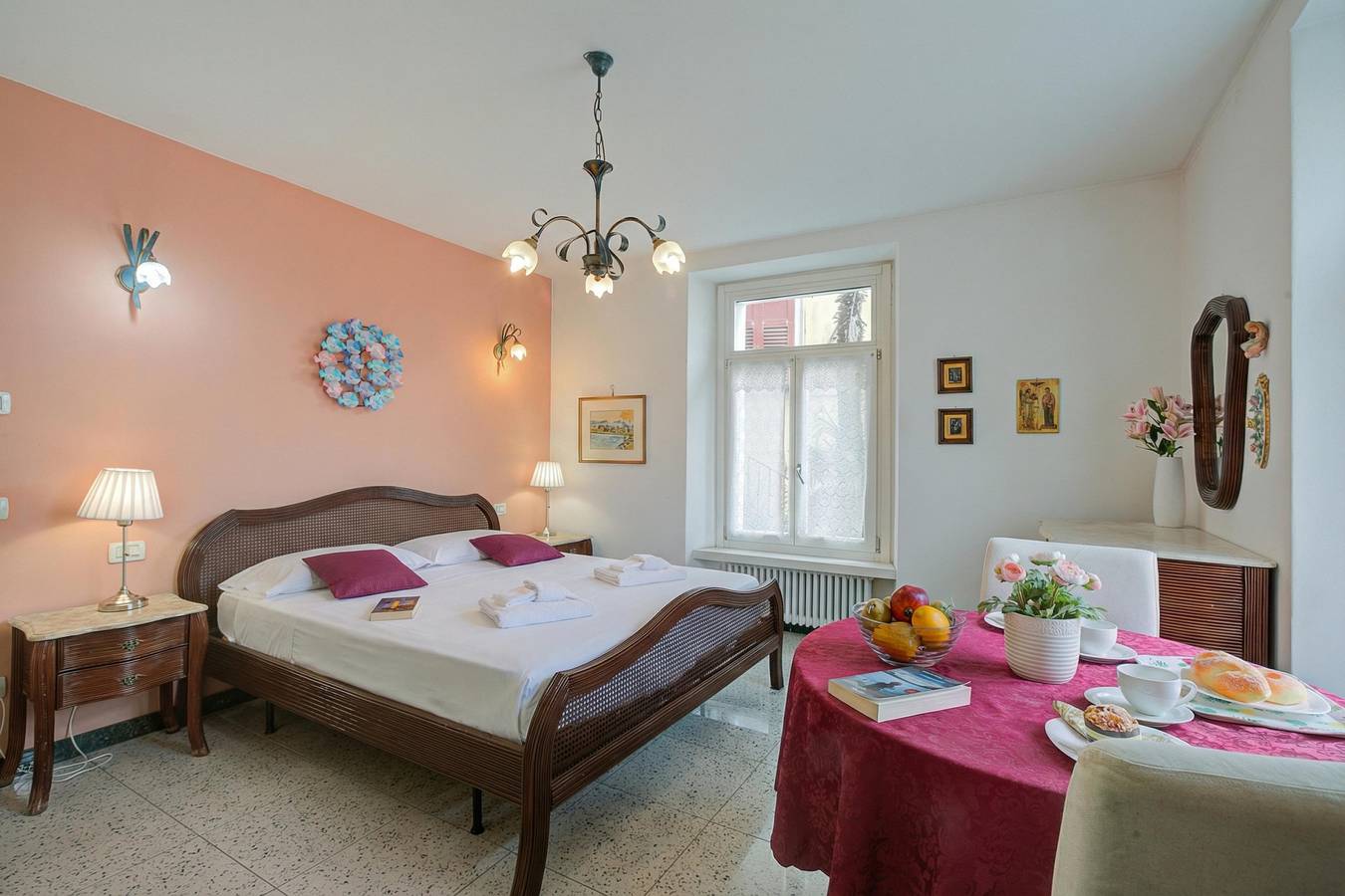 Charming Hotel Apartment: Steps from Beach & Restaurants in Torbole, Nago-Torbole