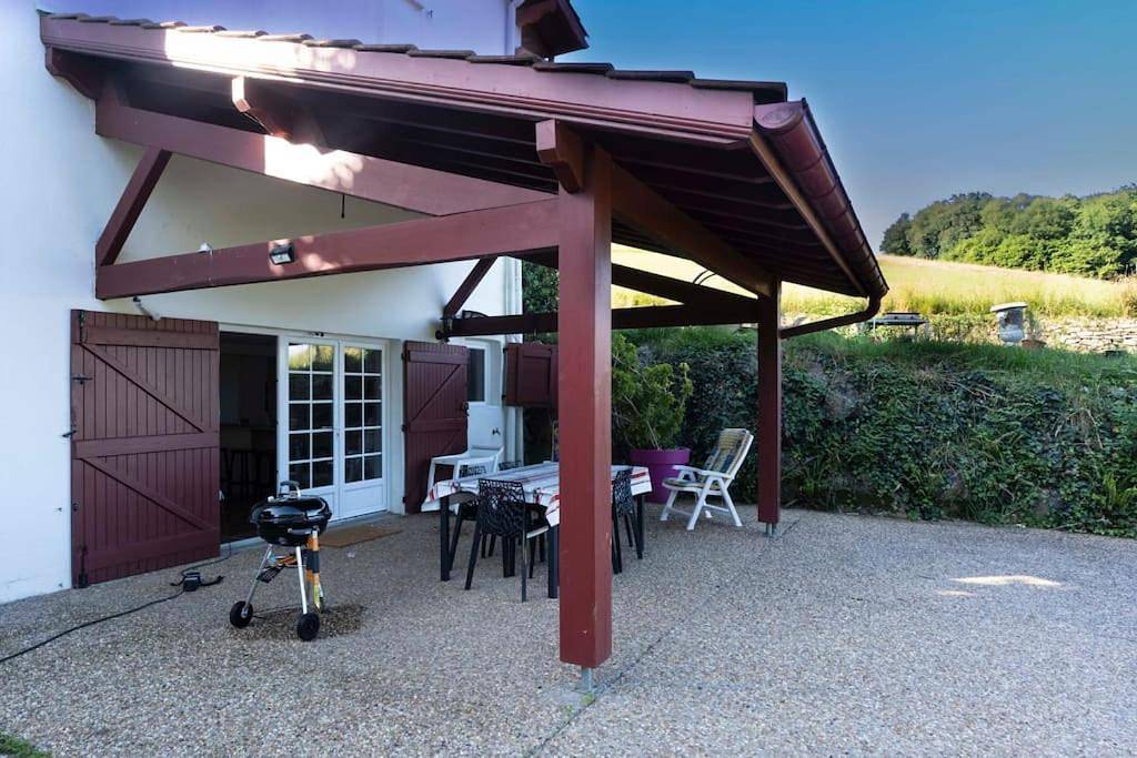 Bel appartement avec terrasse jardin vue montagne in Souraïde, Région de Bayonne
