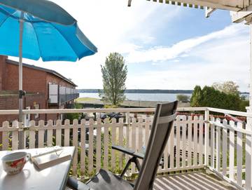 Ferienwohnung für 2 Personen, mit Balkon und Seeblick, mit Haustier in Waren (Müritz)