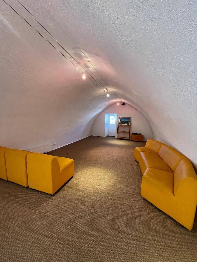 Location de vacances pour 12 personnes, avec terrasse et jardin à Saint-André-de-Vézines - 2