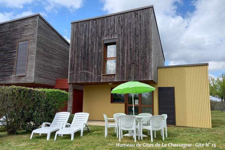 Gîte pour 6 personnes, avec Terrasse et Piscine à Videix