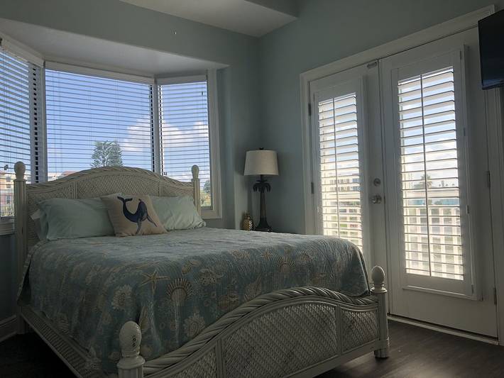 Beach rental for 12 people, with pool and terrace as well as balcony/terrace and hot tub in Clearwater