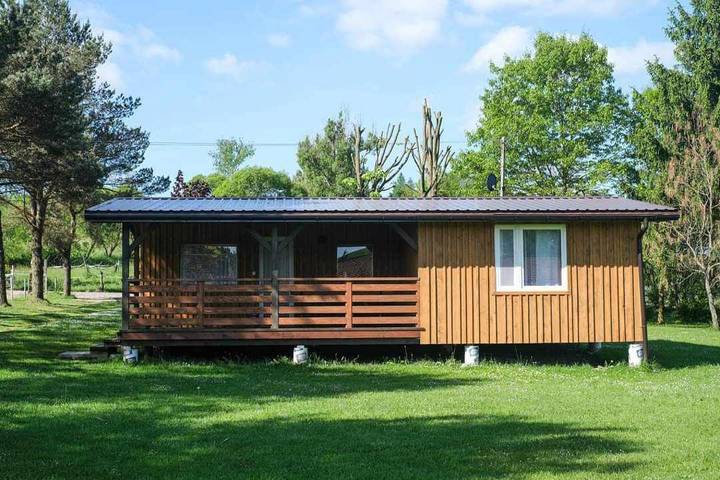 Location de vacances pour 6 personnes, avec Jacuzzi et Terrasse ainsi que Jardin et Piscine dans Wysoczany